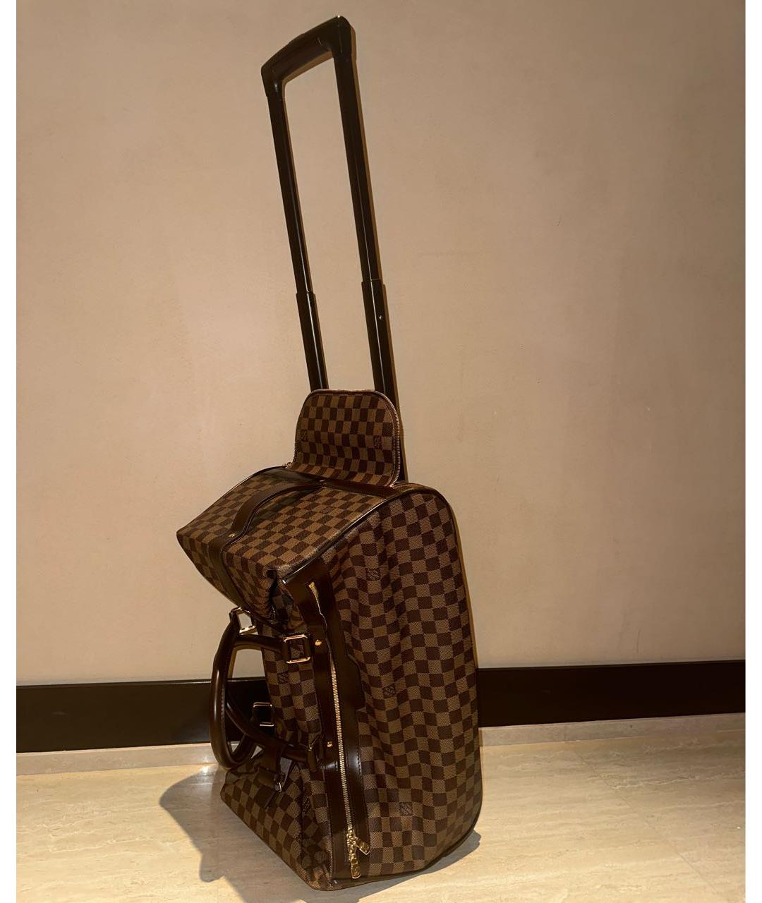 LOUIS VUITTON Коричневый кожаный чемодан, фото 2
