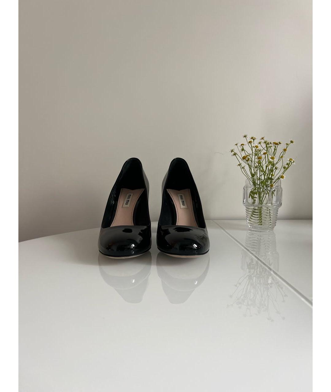 MIU MIU Черные туфли из лакированной кожи, фото 2