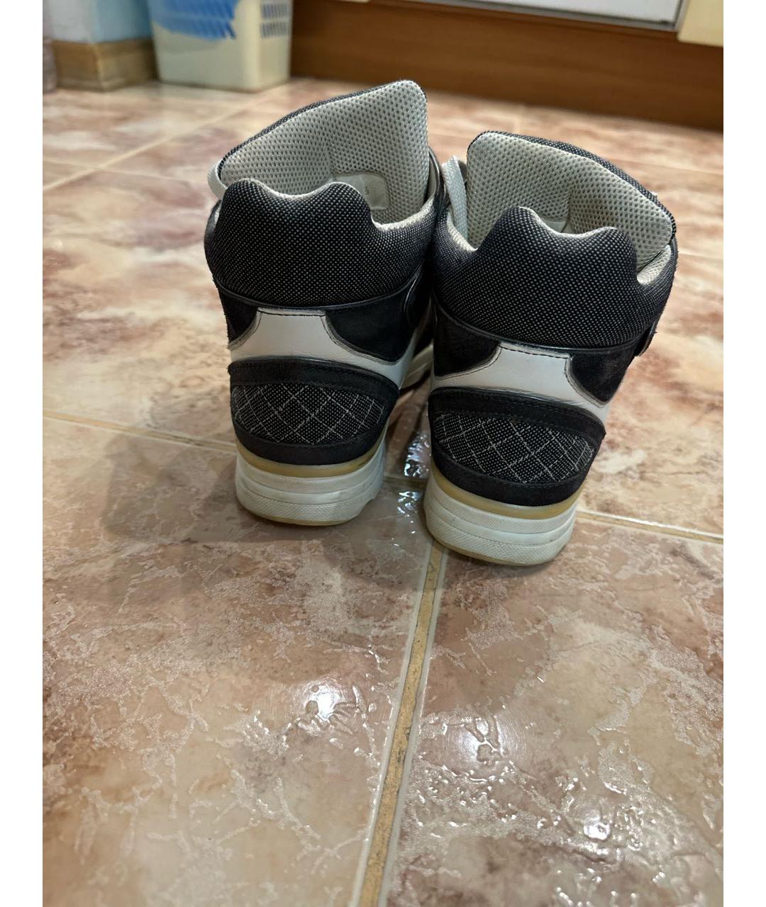 CHANEL PRE-OWNED Серые замшевые кроссовки, фото 4