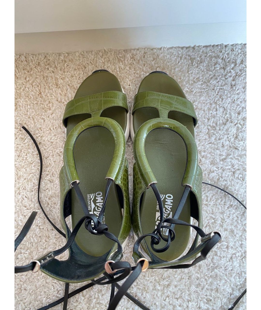 SALVATORE FERRAGAMO Зеленые кожаные сандалии, фото 3
