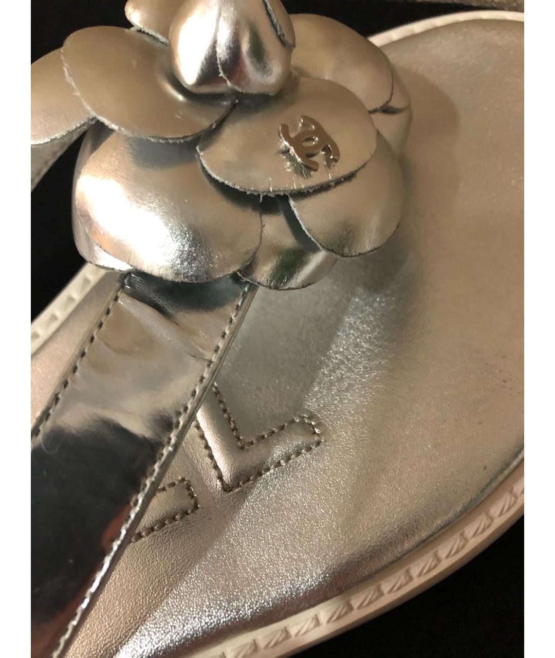 CHANEL PRE-OWNED Серебряные кожаные шлепанцы, фото 6