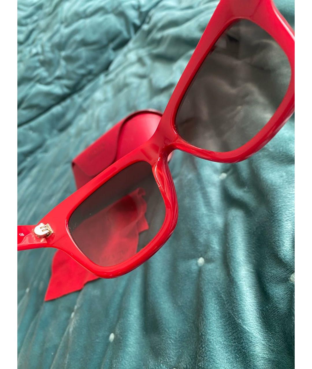 VALENTINO Красные пластиковые солнцезащитные очки, фото 6
