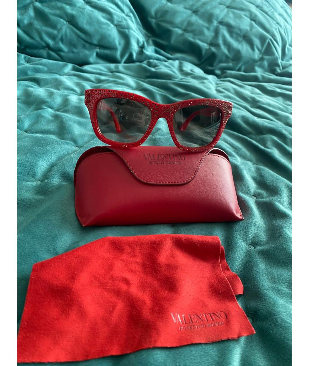 VALENTINO Красные пластиковые солнцезащитные очки, фото 4