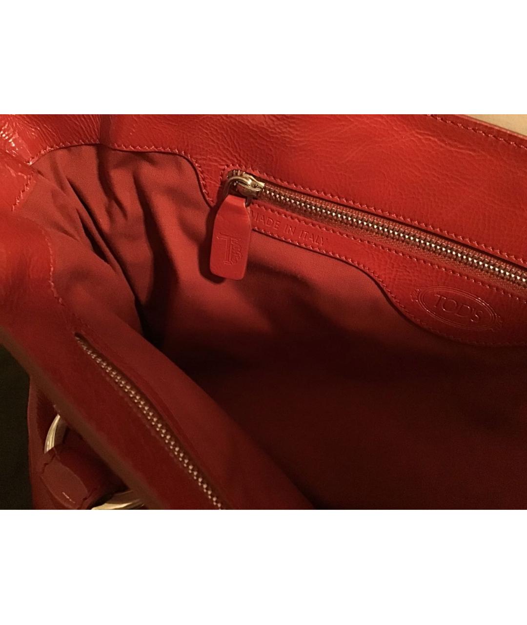 TOD'S Красная сумка тоут из лакированной кожи, фото 4