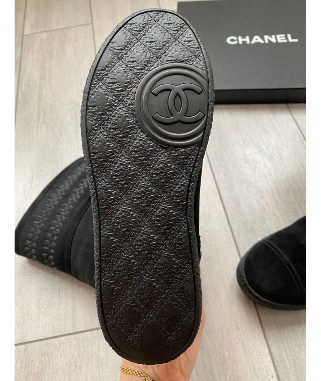 CHANEL Черные замшевые сапоги, фото 3