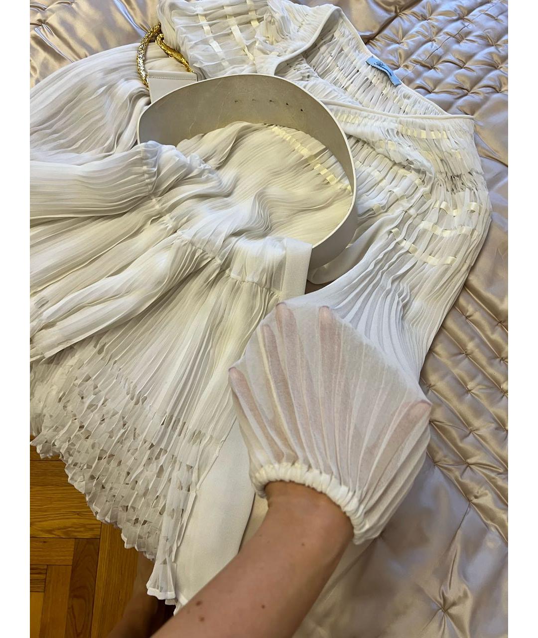 BLUMARINE Белое шелковое коктейльное платье, фото 4