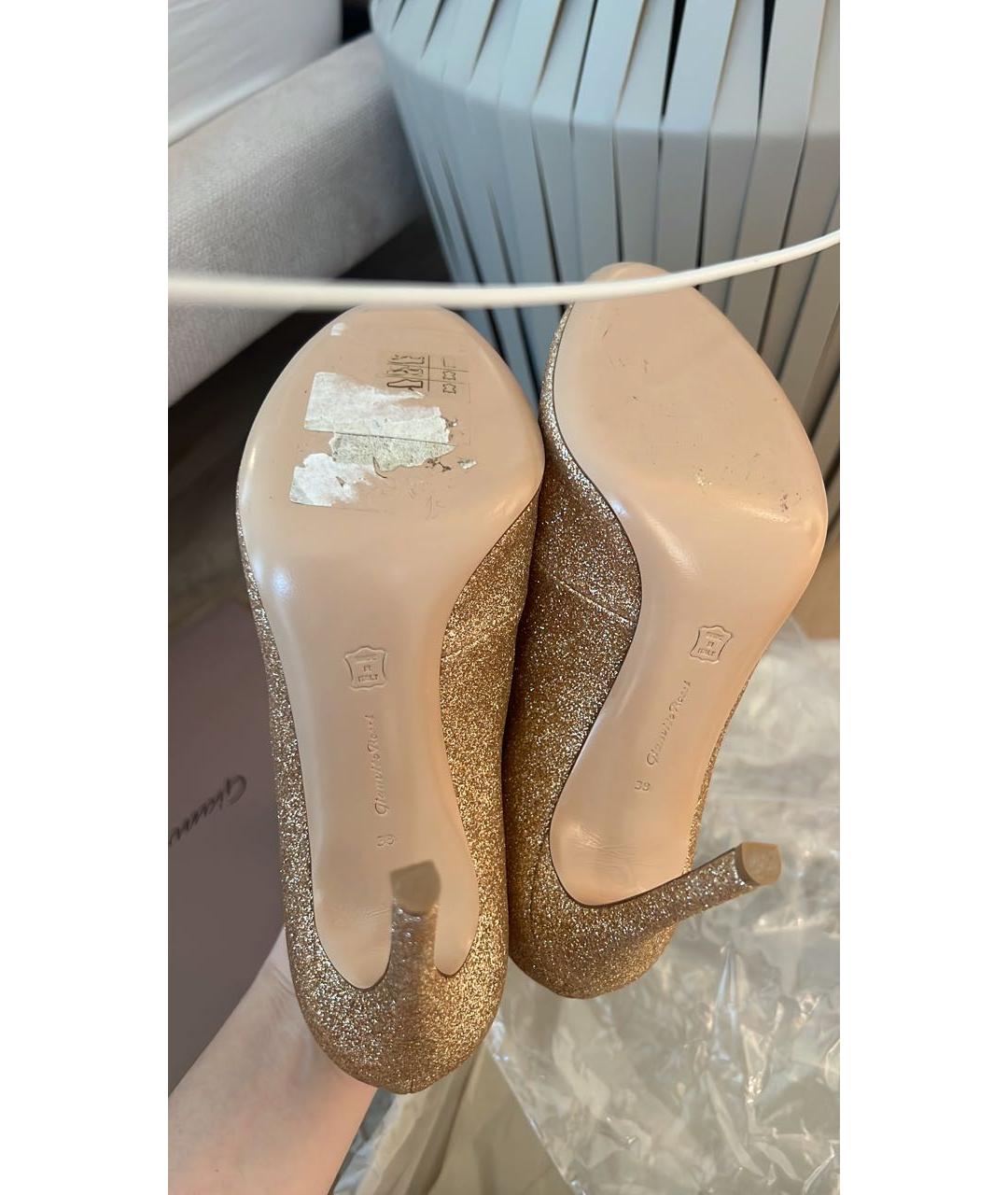 GIANVITO ROSSI Золотые кожаные босоножки, фото 4