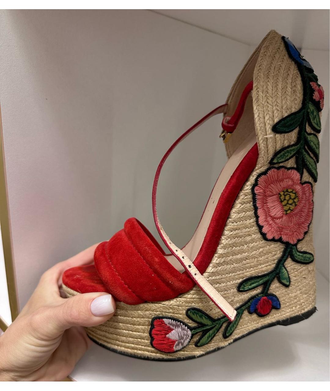 GUCCI Красные замшевые босоножки, фото 3