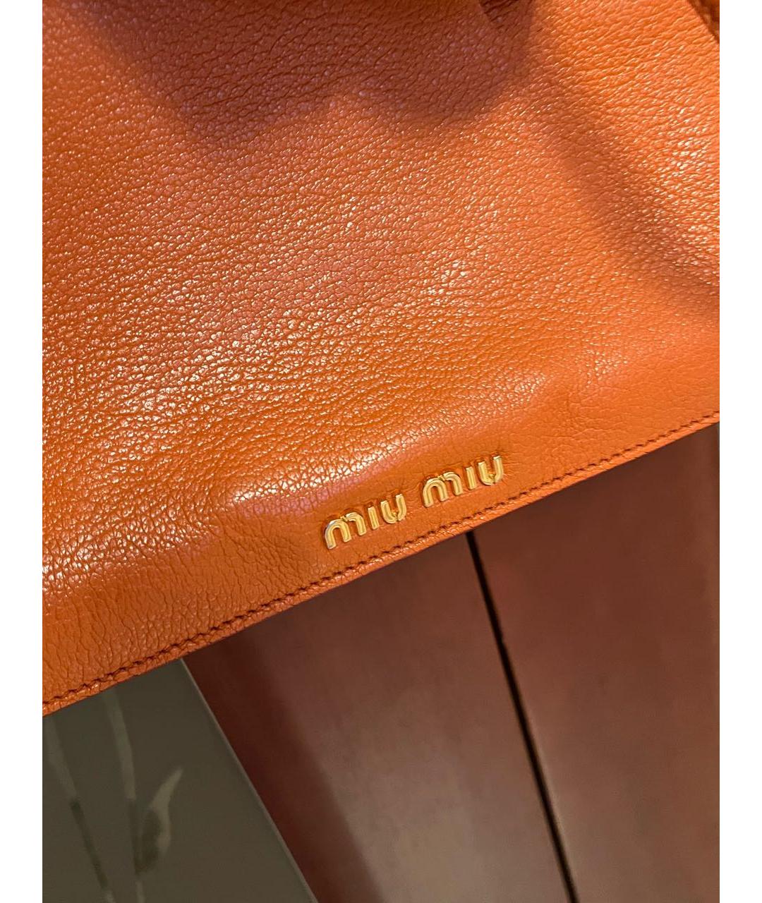 MIU MIU Оранжевая кожаная сумка через плечо, фото 4