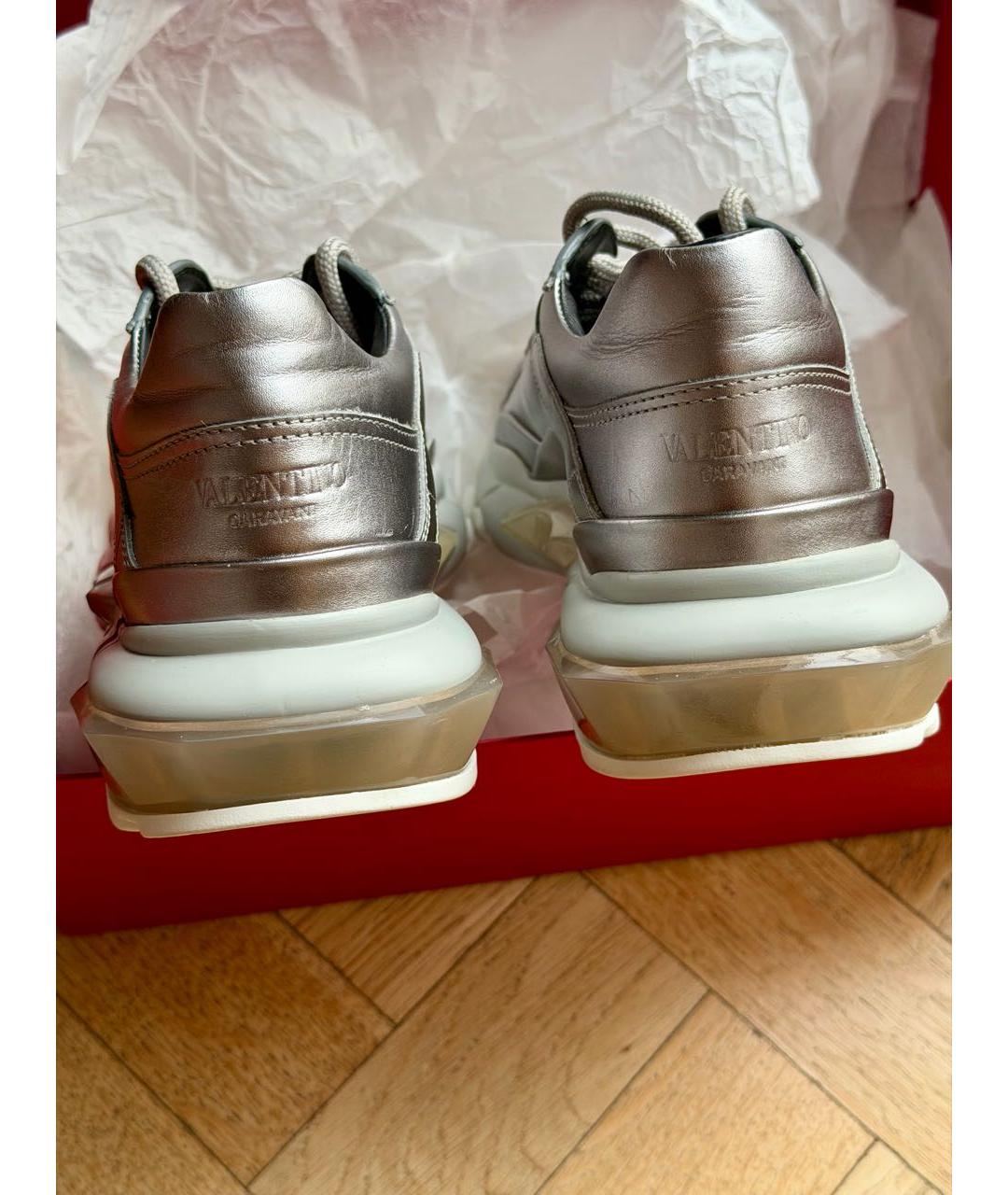 VALENTINO Серебряные кожаные кроссовки, фото 4