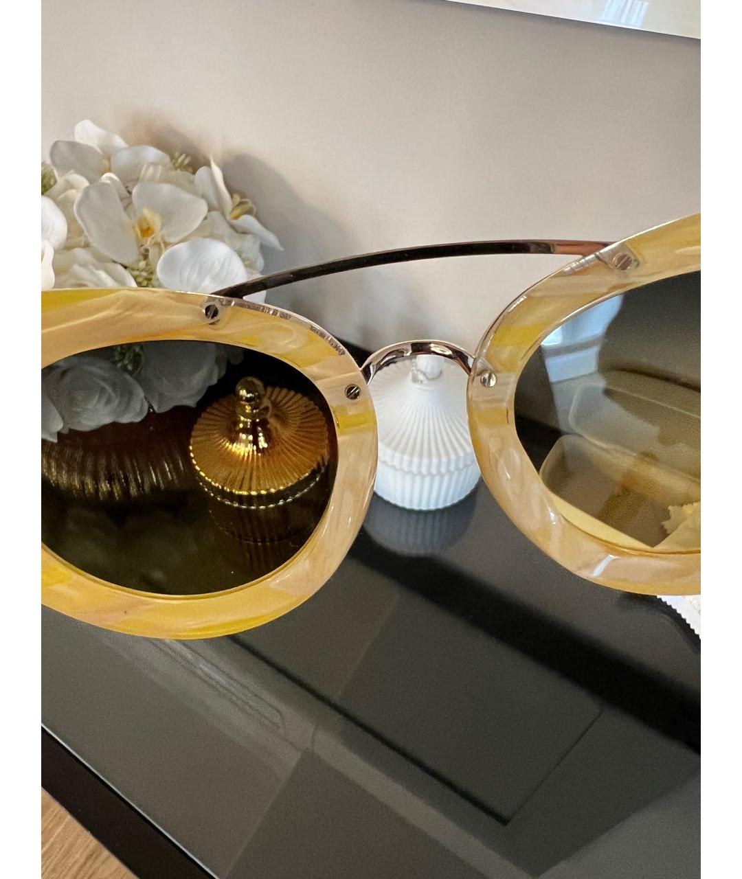 LINDA FARROW Желтые пластиковые солнцезащитные очки, фото 7