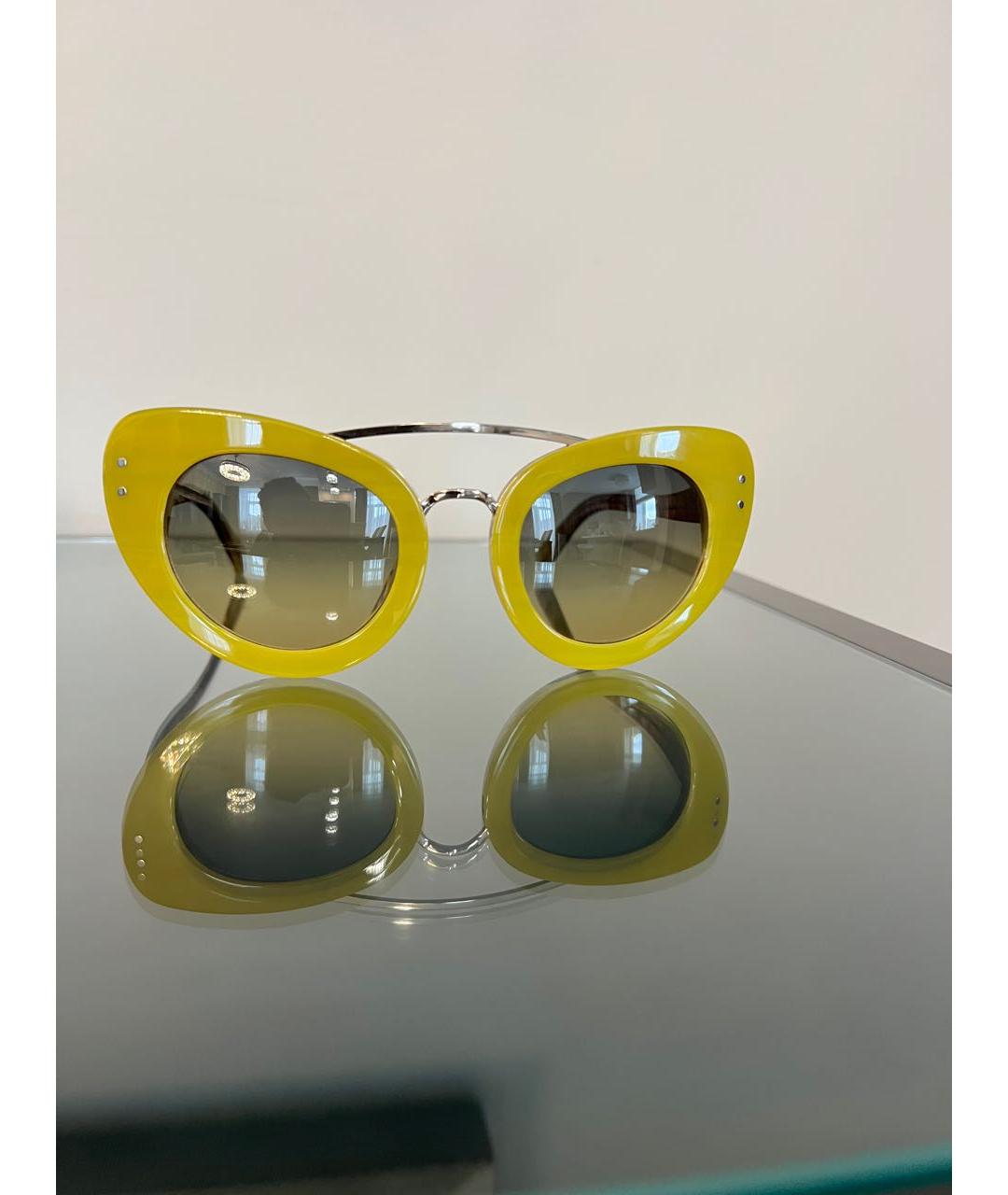 LINDA FARROW Желтые пластиковые солнцезащитные очки, фото 9