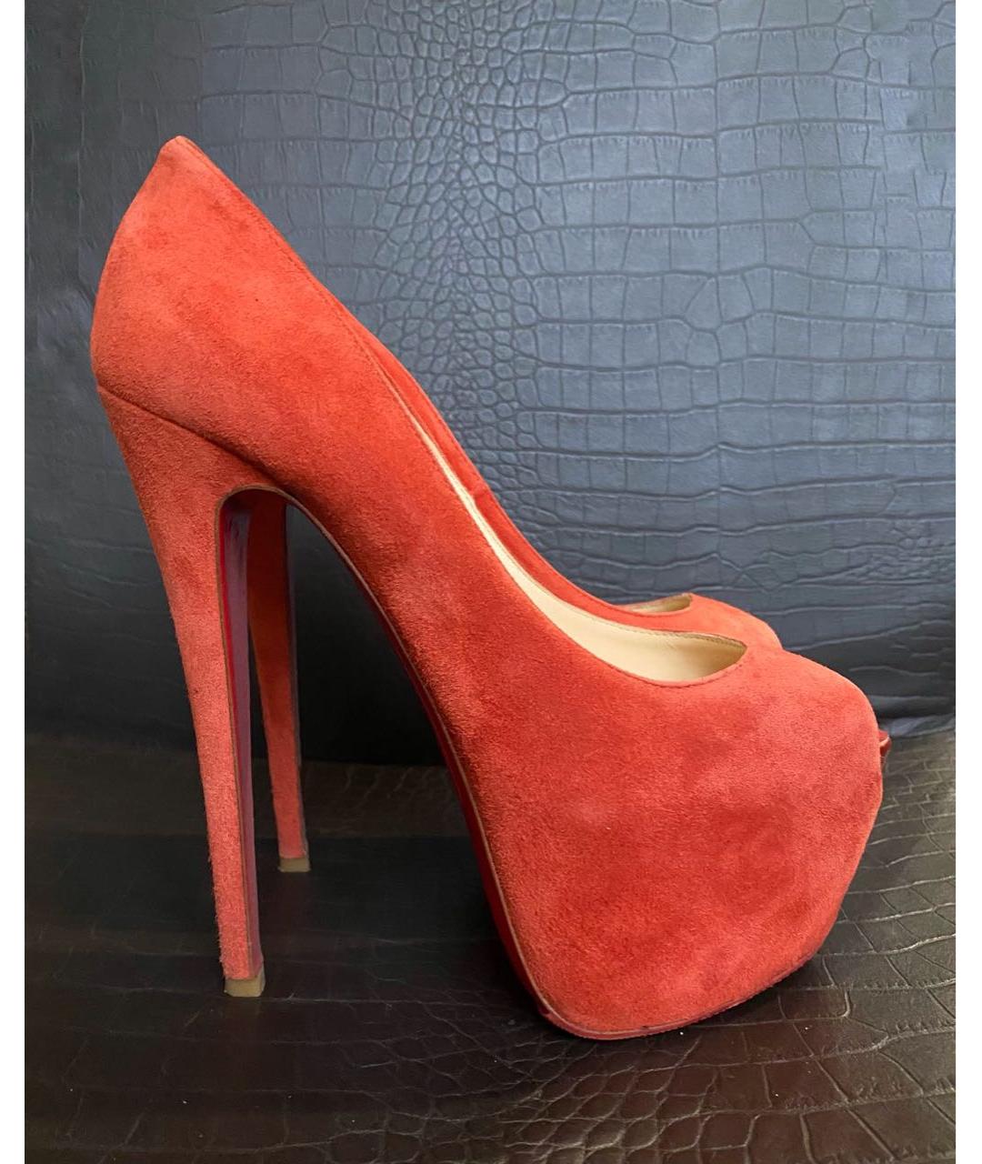 CHRISTIAN LOUBOUTIN Красные замшевые туфли, фото 5
