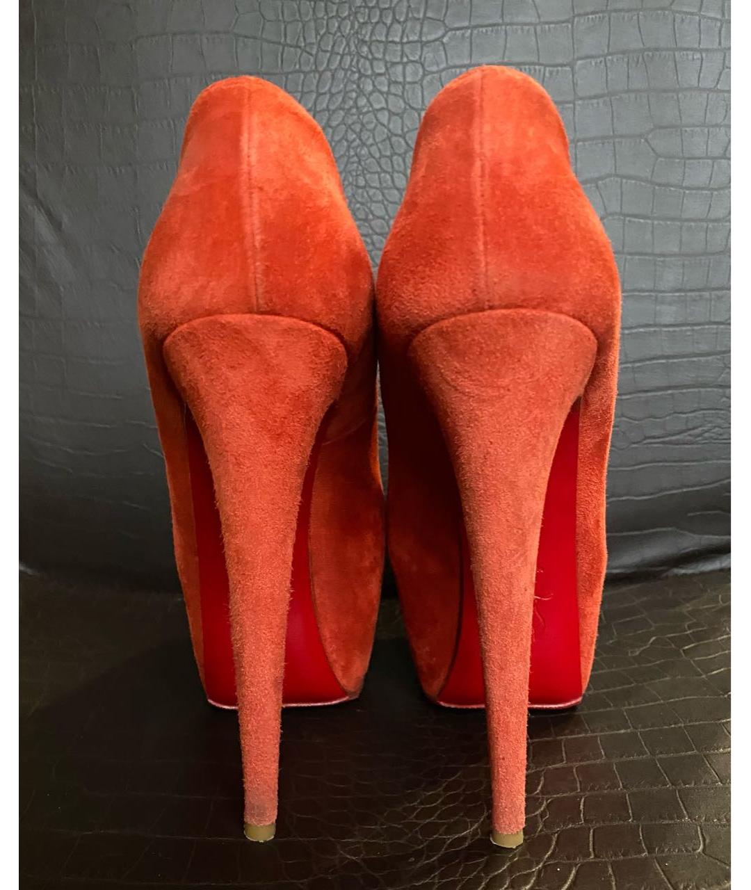CHRISTIAN LOUBOUTIN Красные замшевые туфли, фото 4