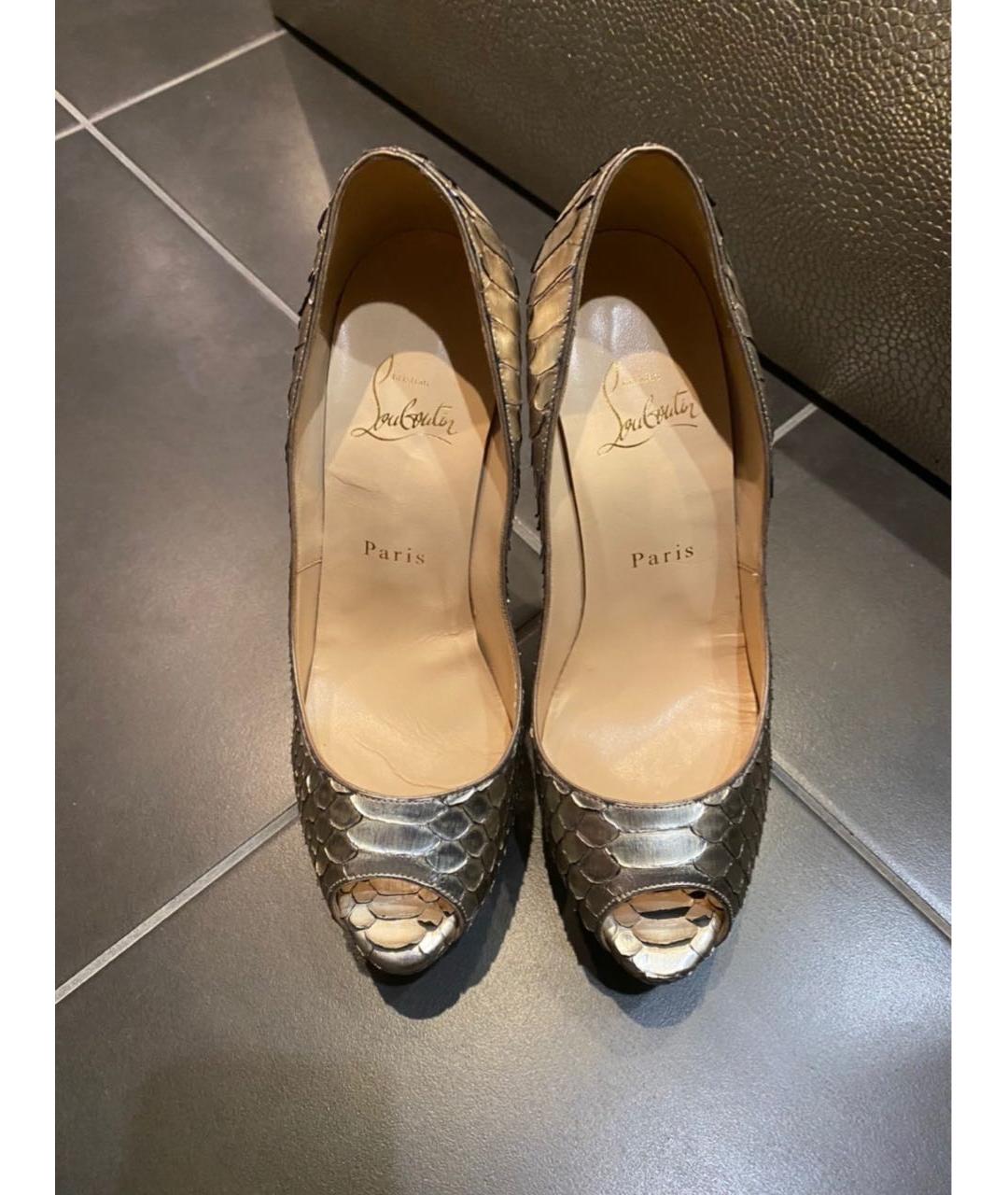CHRISTIAN LOUBOUTIN Серебряные туфли из экзотической кожи, фото 2