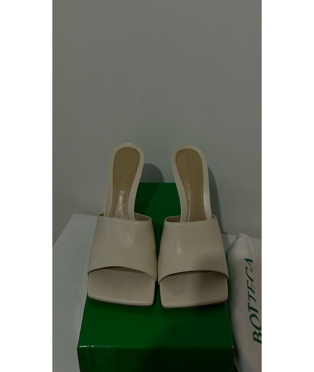 BOTTEGA VENETA Бежевые кожаные мюли, фото 2