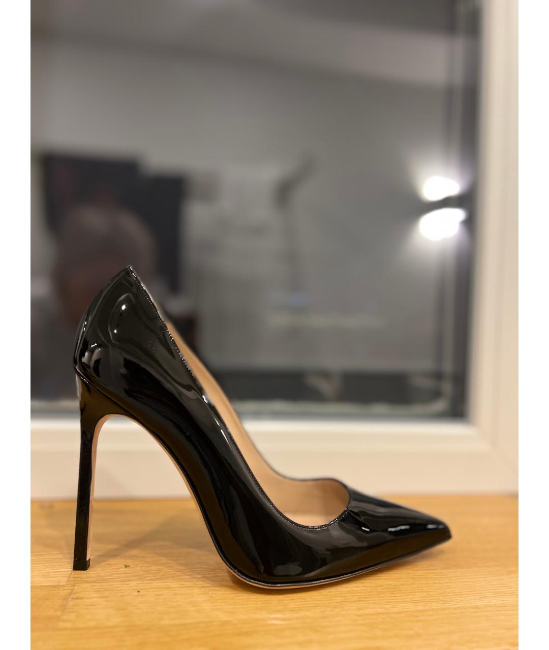 MANOLO BLAHNIK Черные туфли из лакированной кожи, фото 7