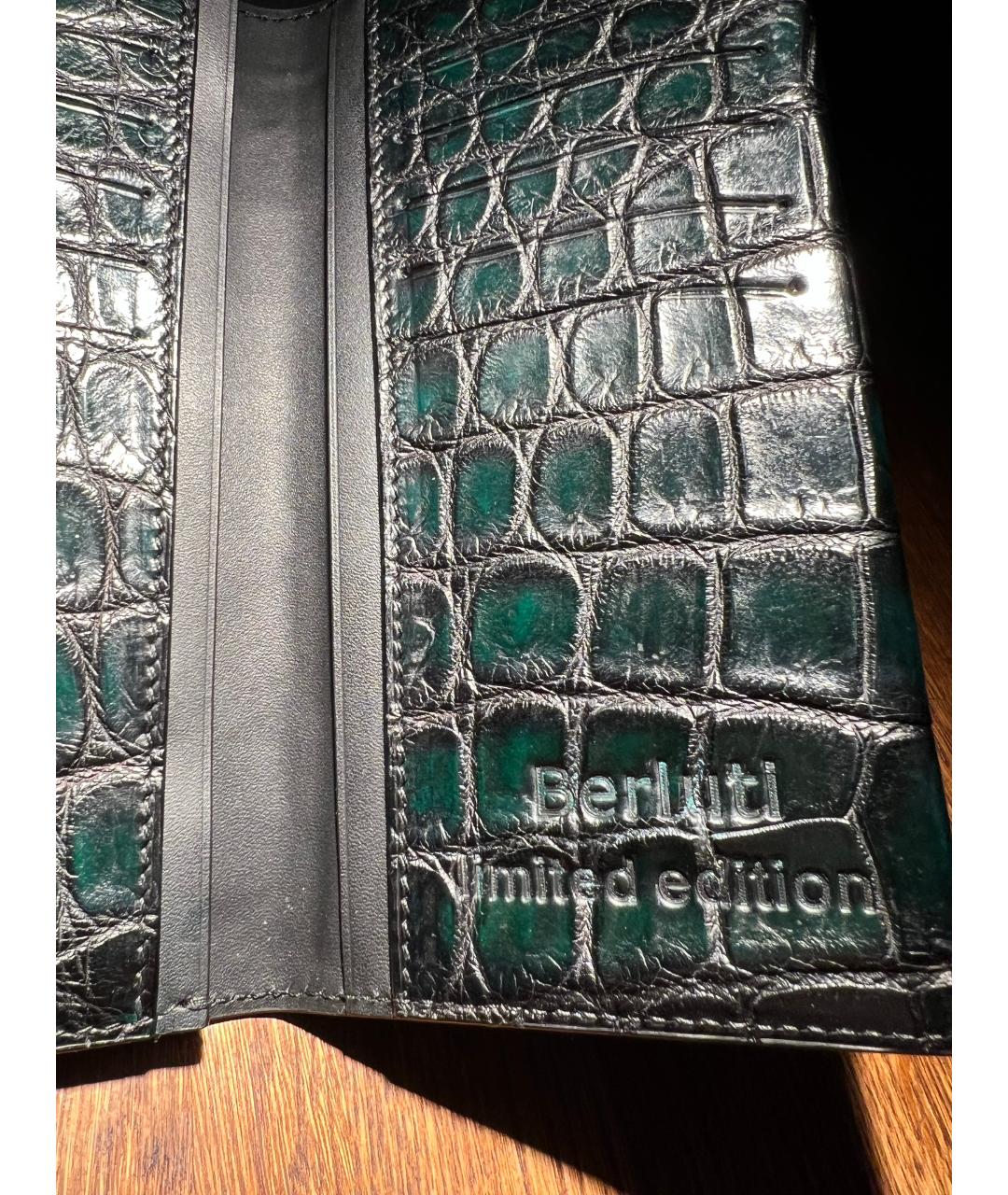 BERLUTI Зеленый кошелек из экзотической кожи, фото 8