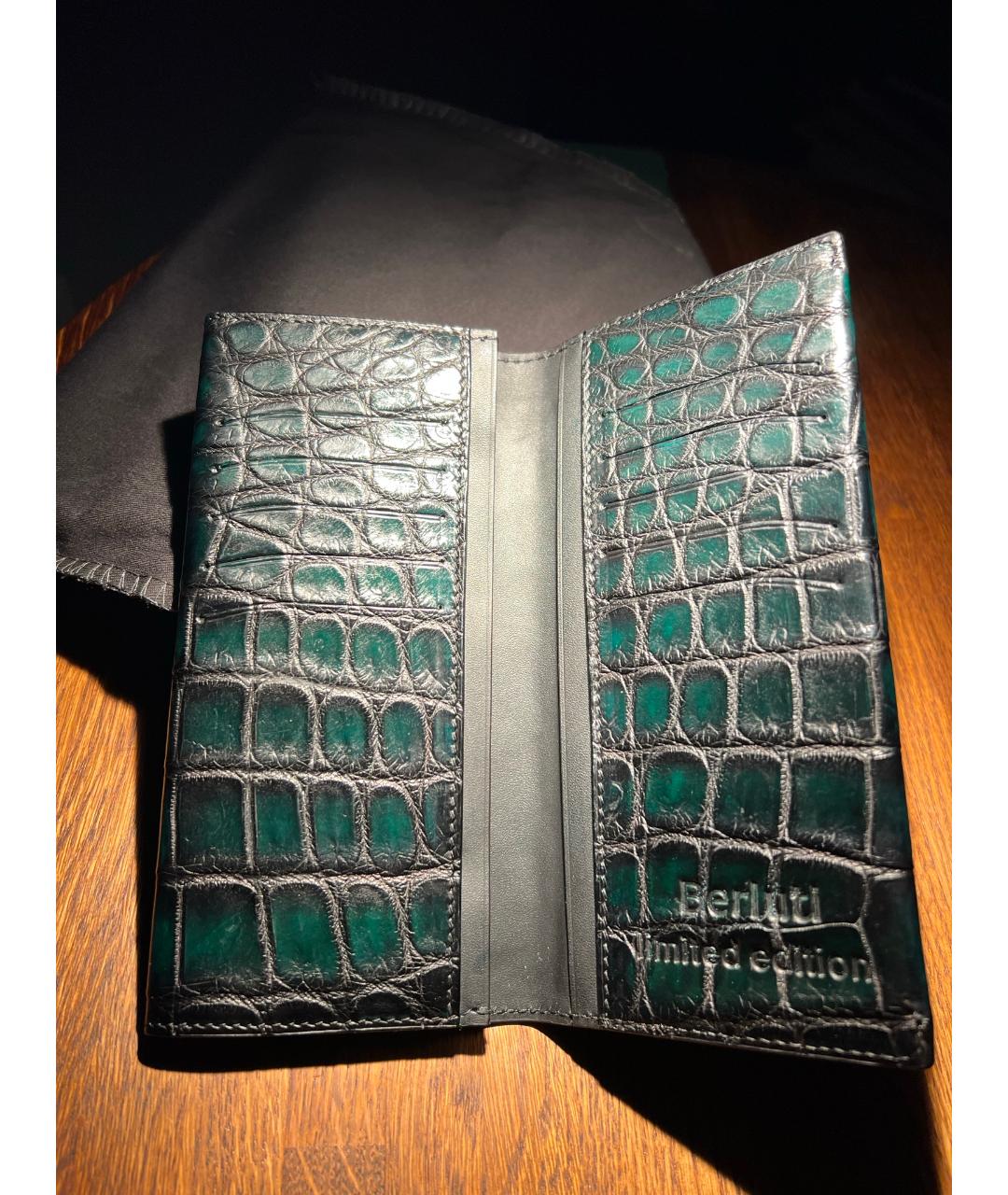 BERLUTI Зеленый кошелек из экзотической кожи, фото 3