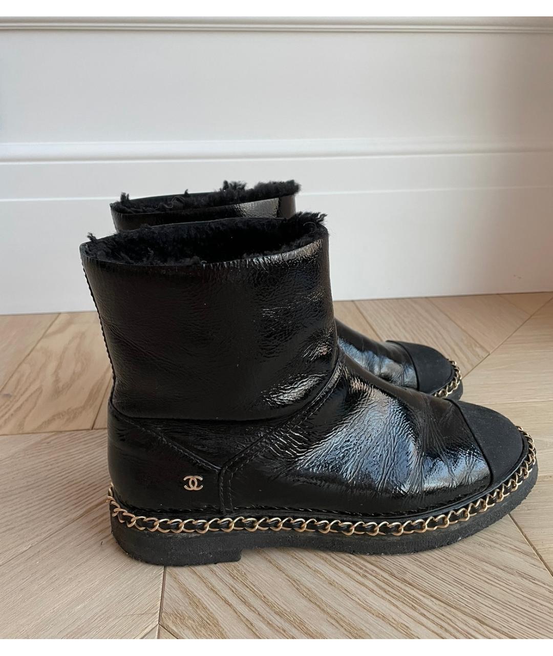 CHANEL PRE-OWNED Черные полусапоги из лакированной кожи, фото 4