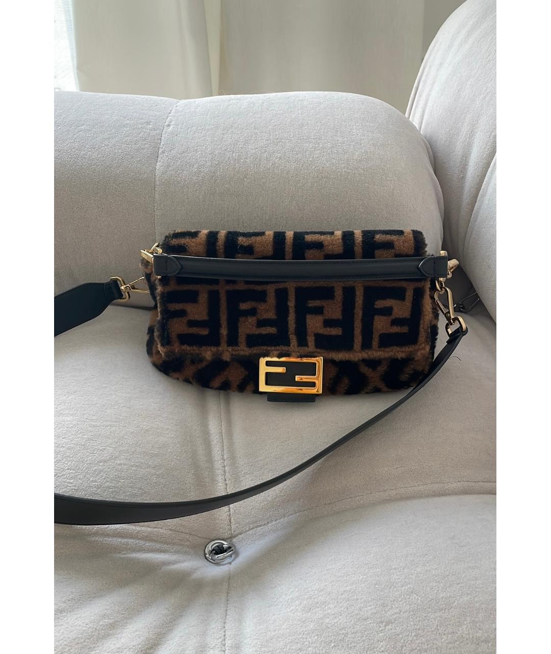 FENDI Коричневая меховая сумка с короткими ручками, фото 4