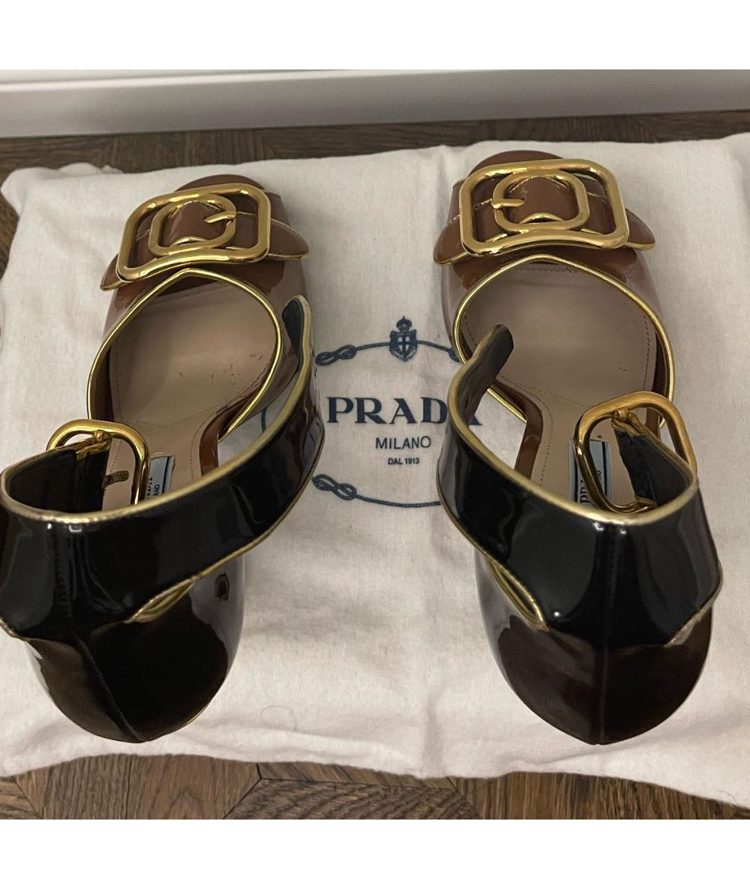 PRADA Коричневые босоножки из лакированной кожи, фото 3