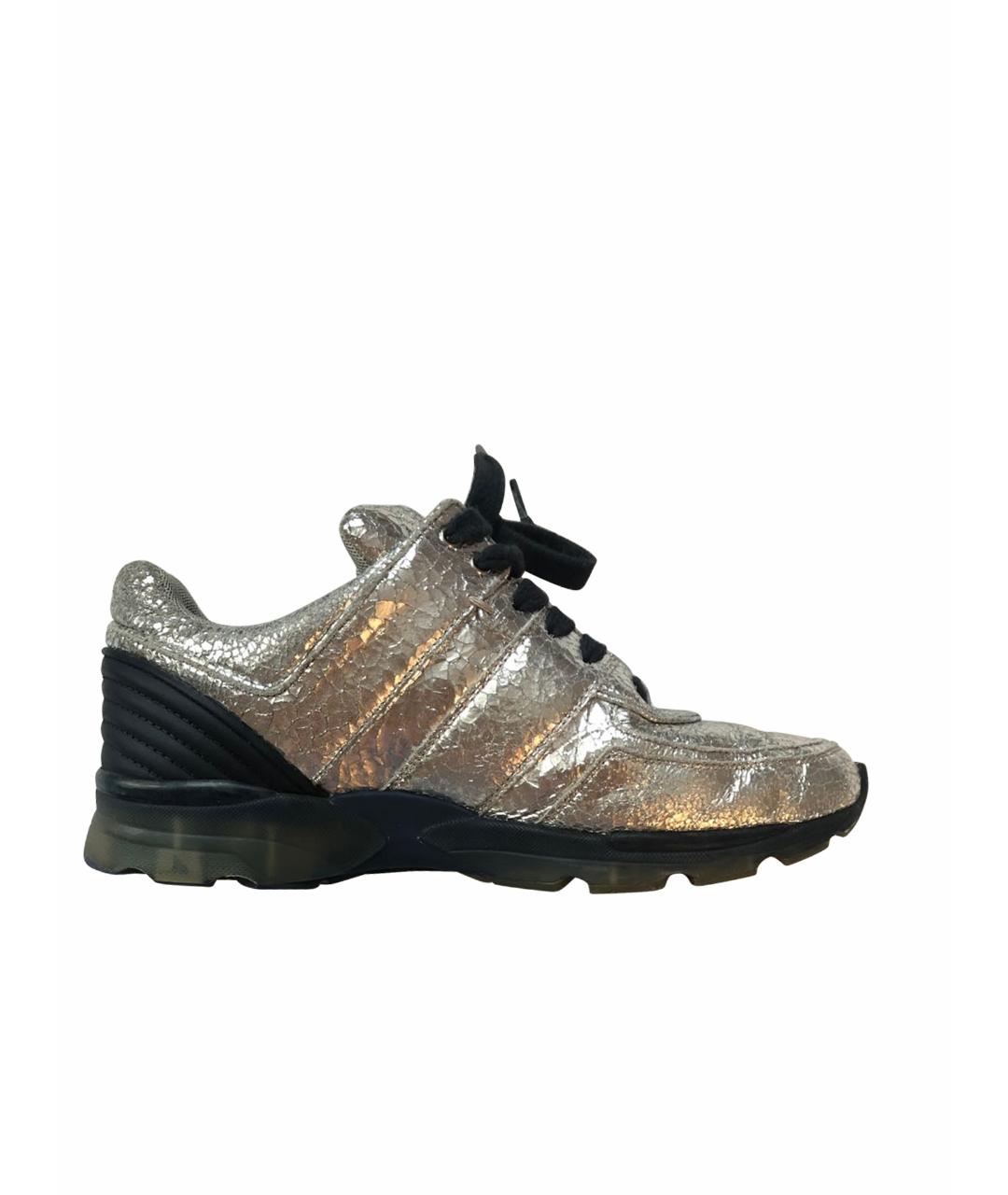 CHANEL PRE-OWNED Серебряные кожаные кроссовки, фото 1